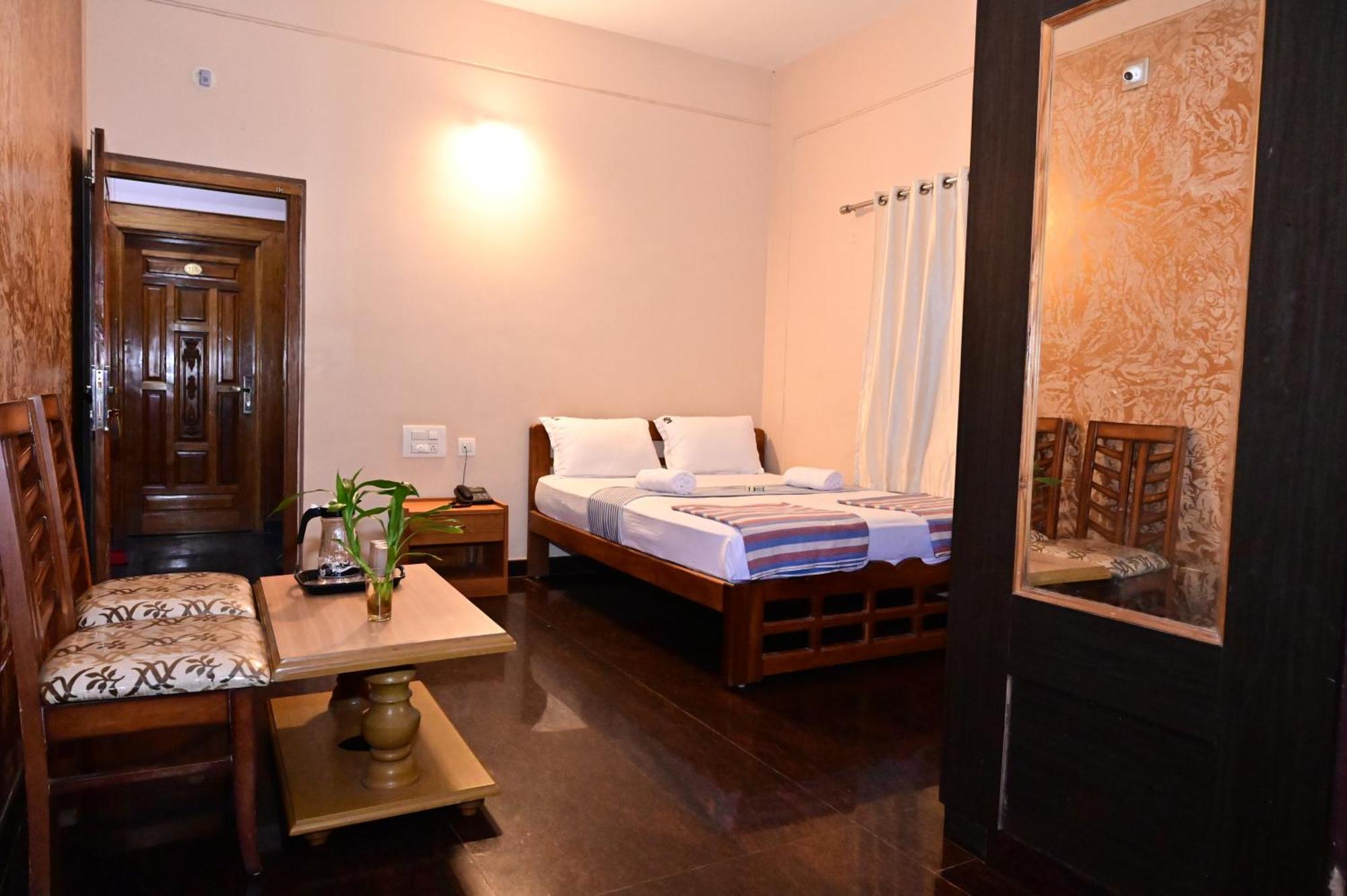 Jaya Paradise Mavalli ภายนอก รูปภาพ